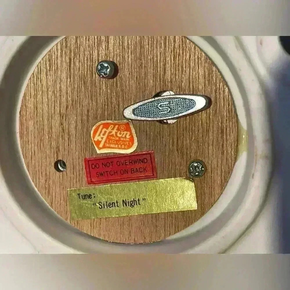 Vintage, 1988 Lefton Children and Santa Music Box with Original Box - Picture 14 of 16